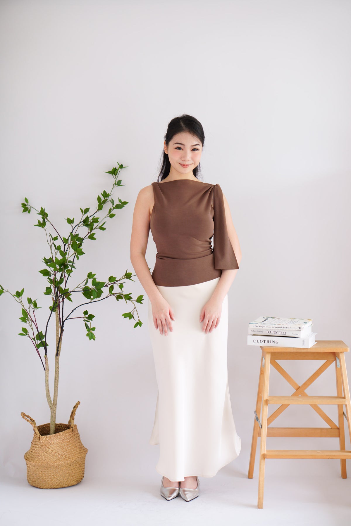 Lioris Boat Neck Tie Top in Brown
