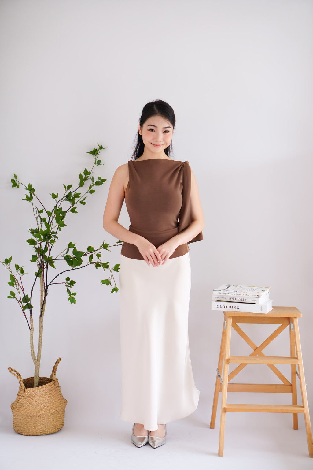 Lioris Boat Neck Tie Top in Brown