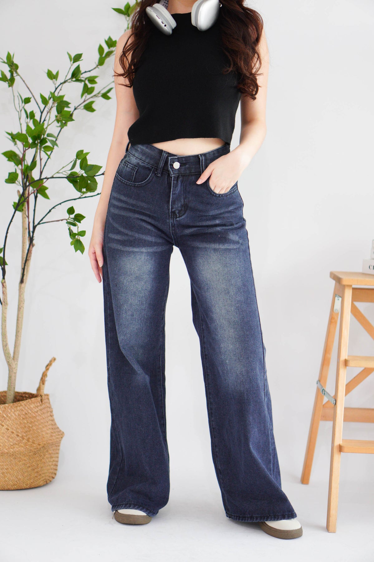 Xim Wide Legged Fade Wash Denim Jeans in Dark Blue