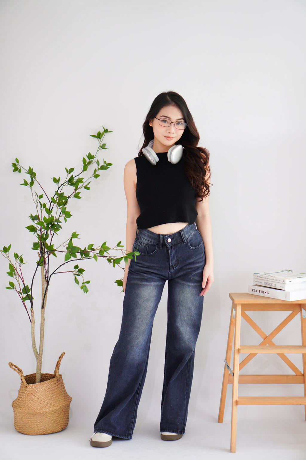 Xim Wide Legged Fade Wash Denim Jeans in Dark Blue