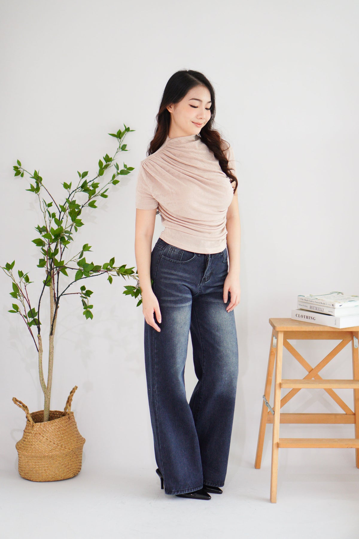 Xim Wide Legged Fade Wash Denim Jeans in Dark Blue