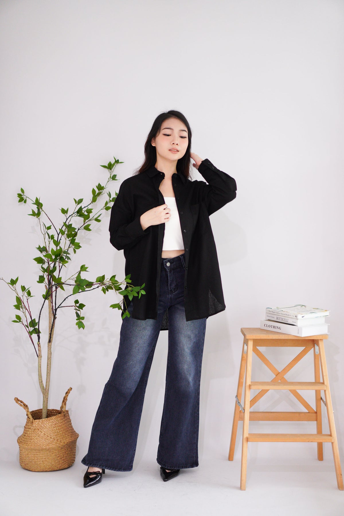 Island Resort Collar Button Down Linen Top in Black