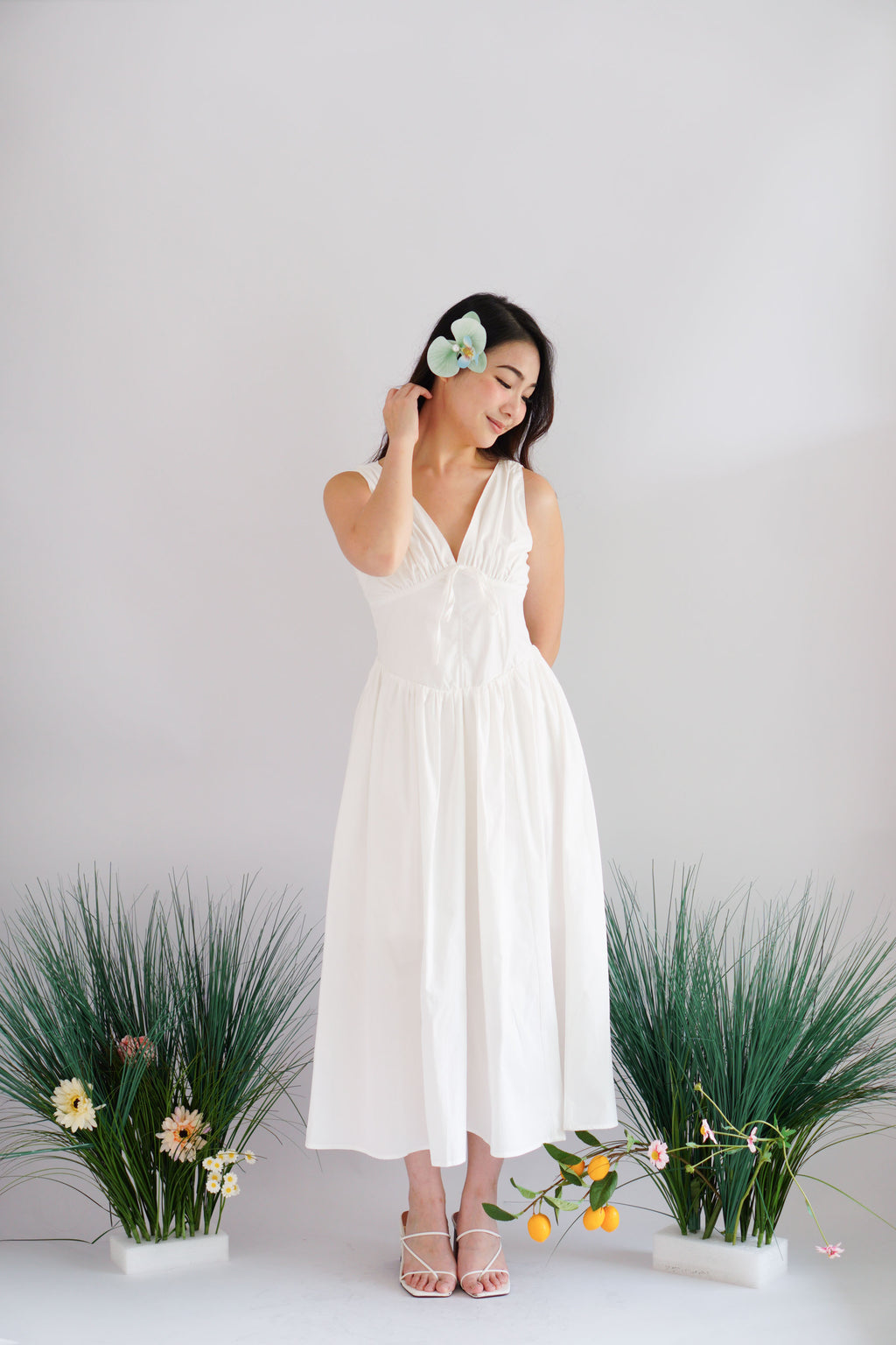 Isalyn V Neck Corset Maxi Dress in White