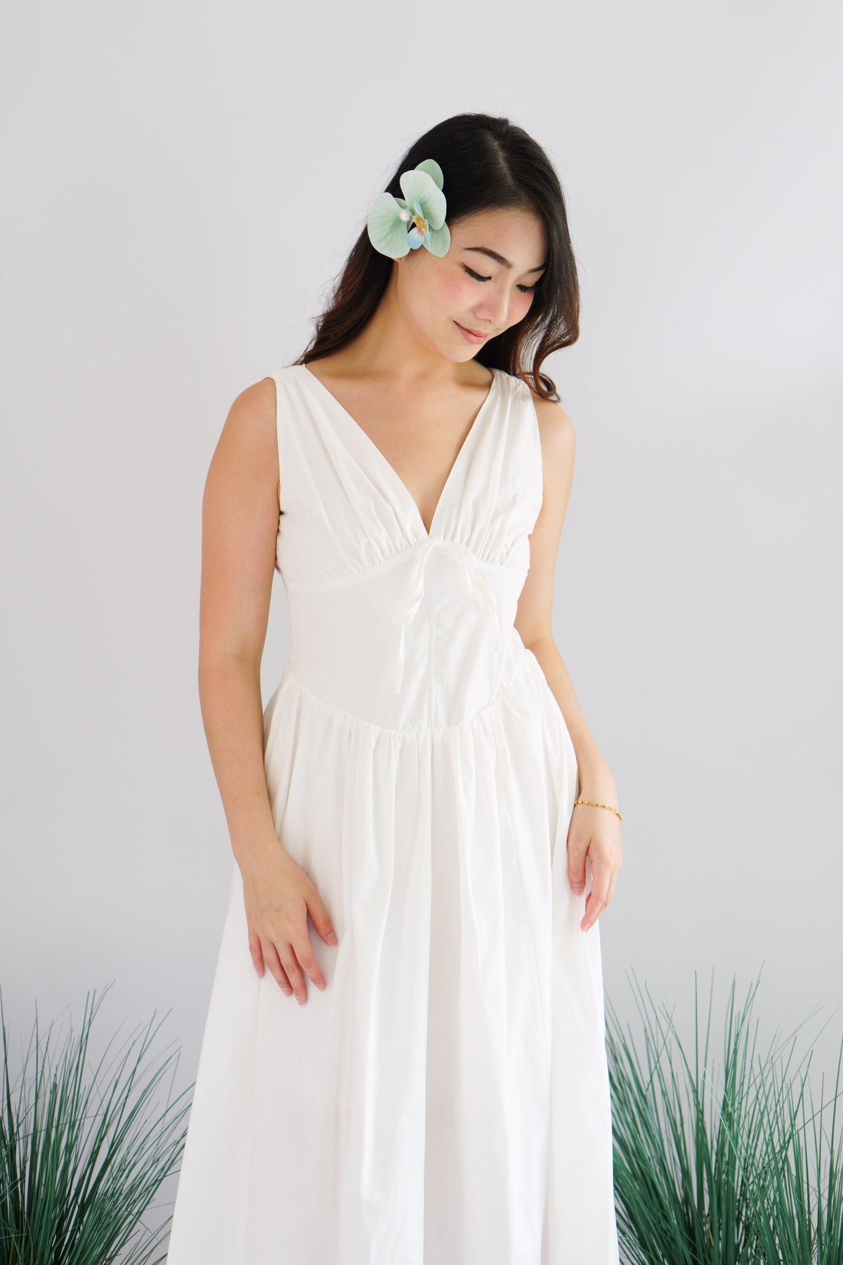 Isalyn V Neck Corset Maxi Dress in White
