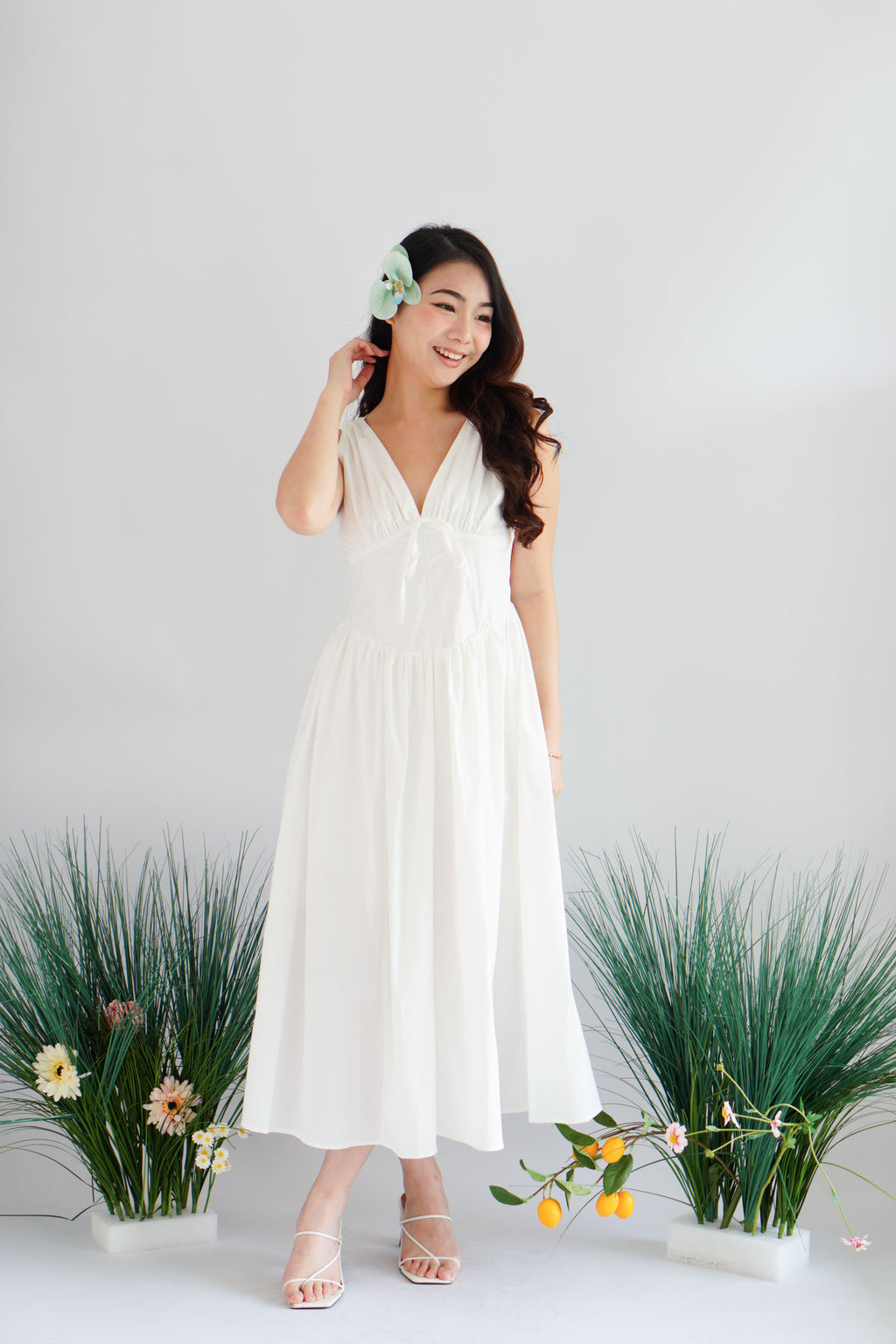 Isalyn V Neck Corset Maxi Dress in White