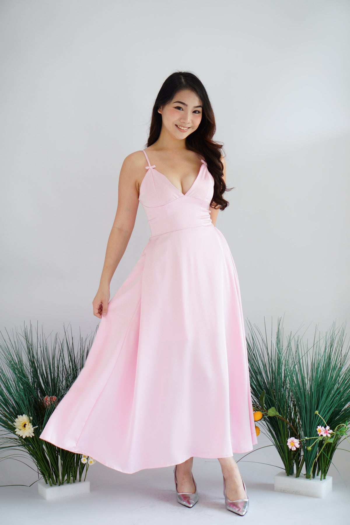 Sereia Deep V Satin Maxi Dress in Pink