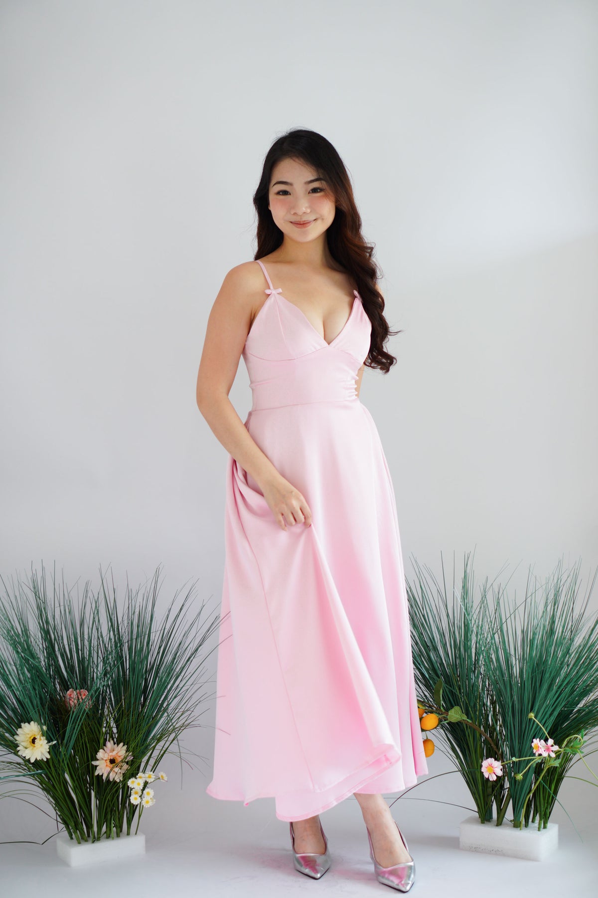 Sereia Deep V Satin Maxi Dress in Pink