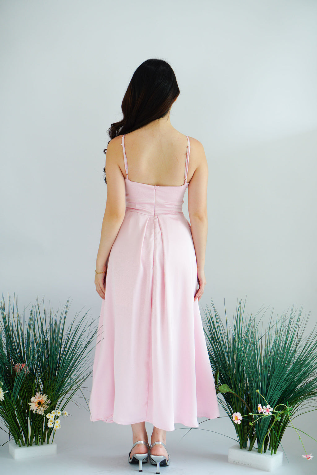 Sereia Deep V Satin Maxi Dress in Pink
