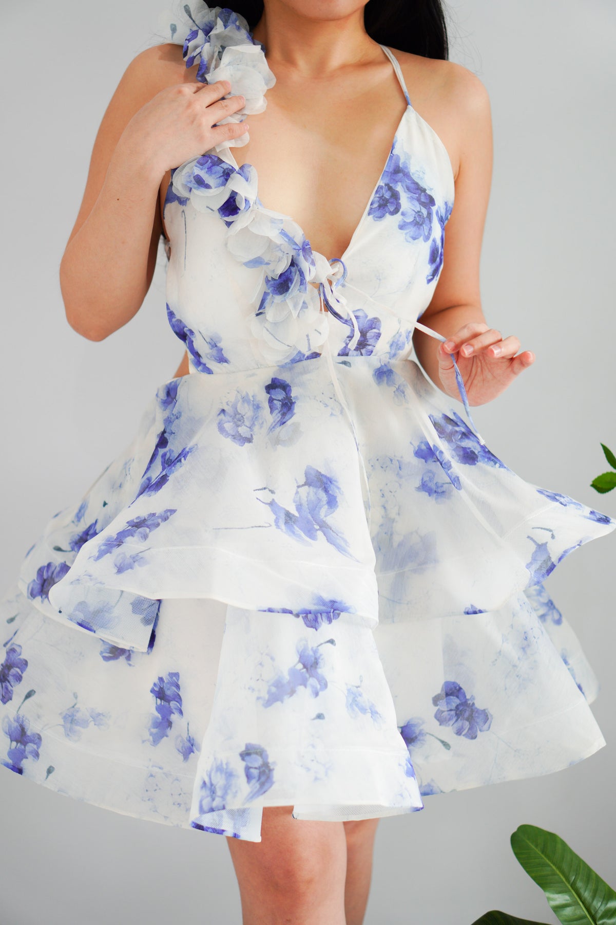 Blosselle Floral Ruffles Layered Crossback Dress in Blue