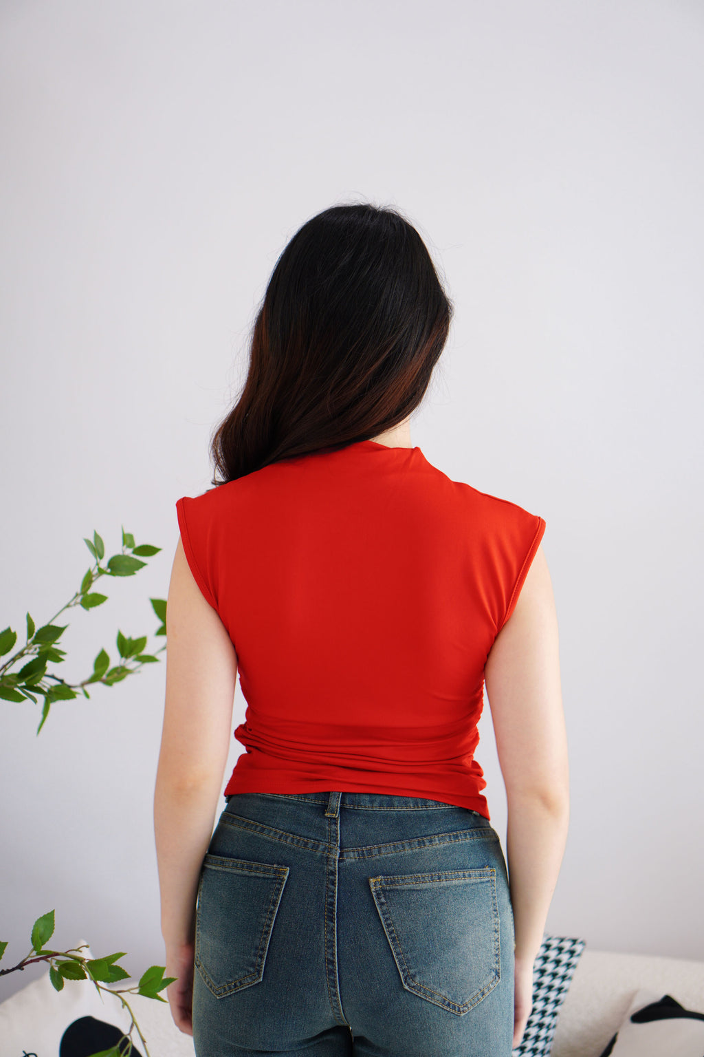 Nina Basic High Neck Top in Red
