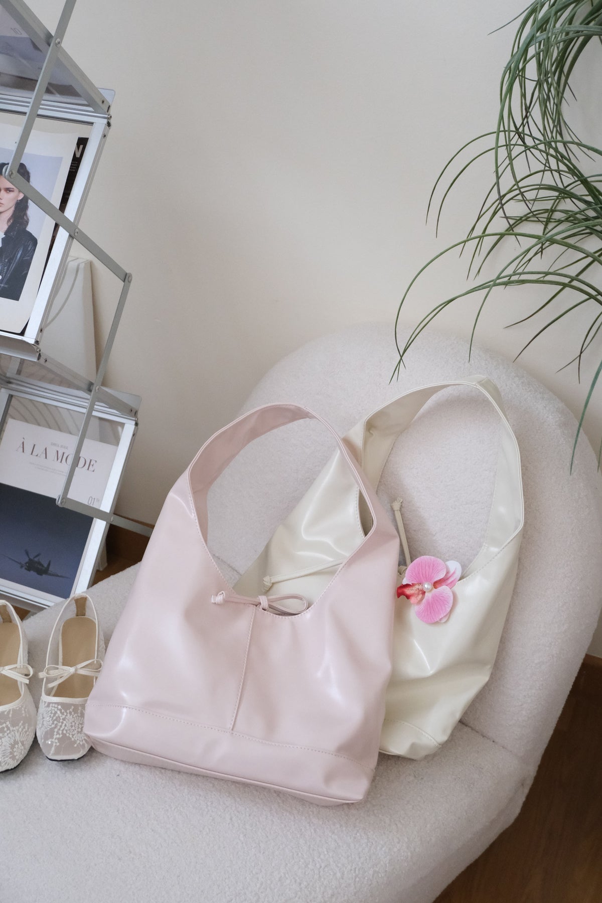 Caramel Candy Ribbon Tote Bag in Light Pink