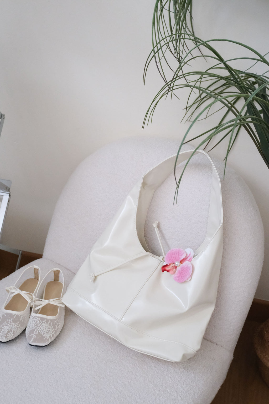 Caramel Candy Ribbon Tote Bag in Cream