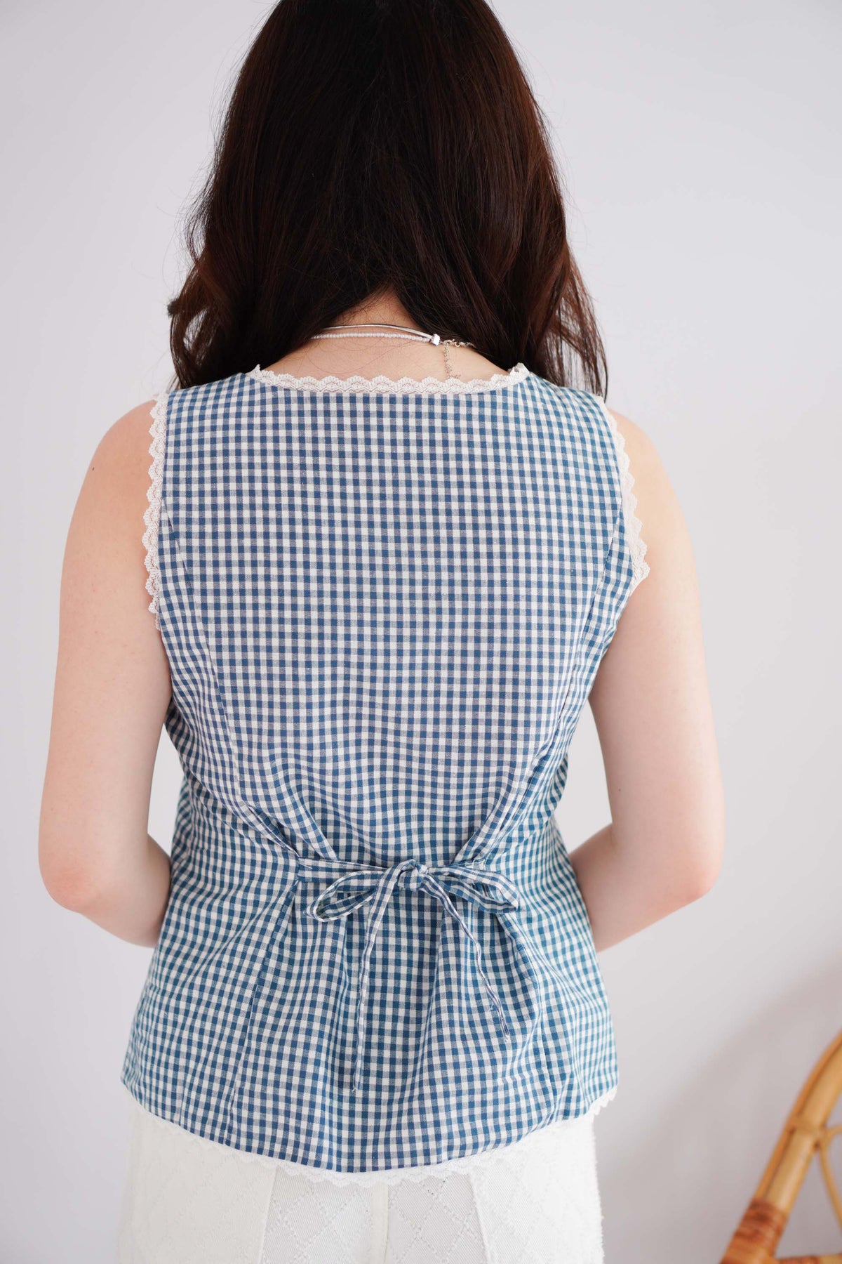Marlianne Gingham Sleeveless Button Down Top in Blue