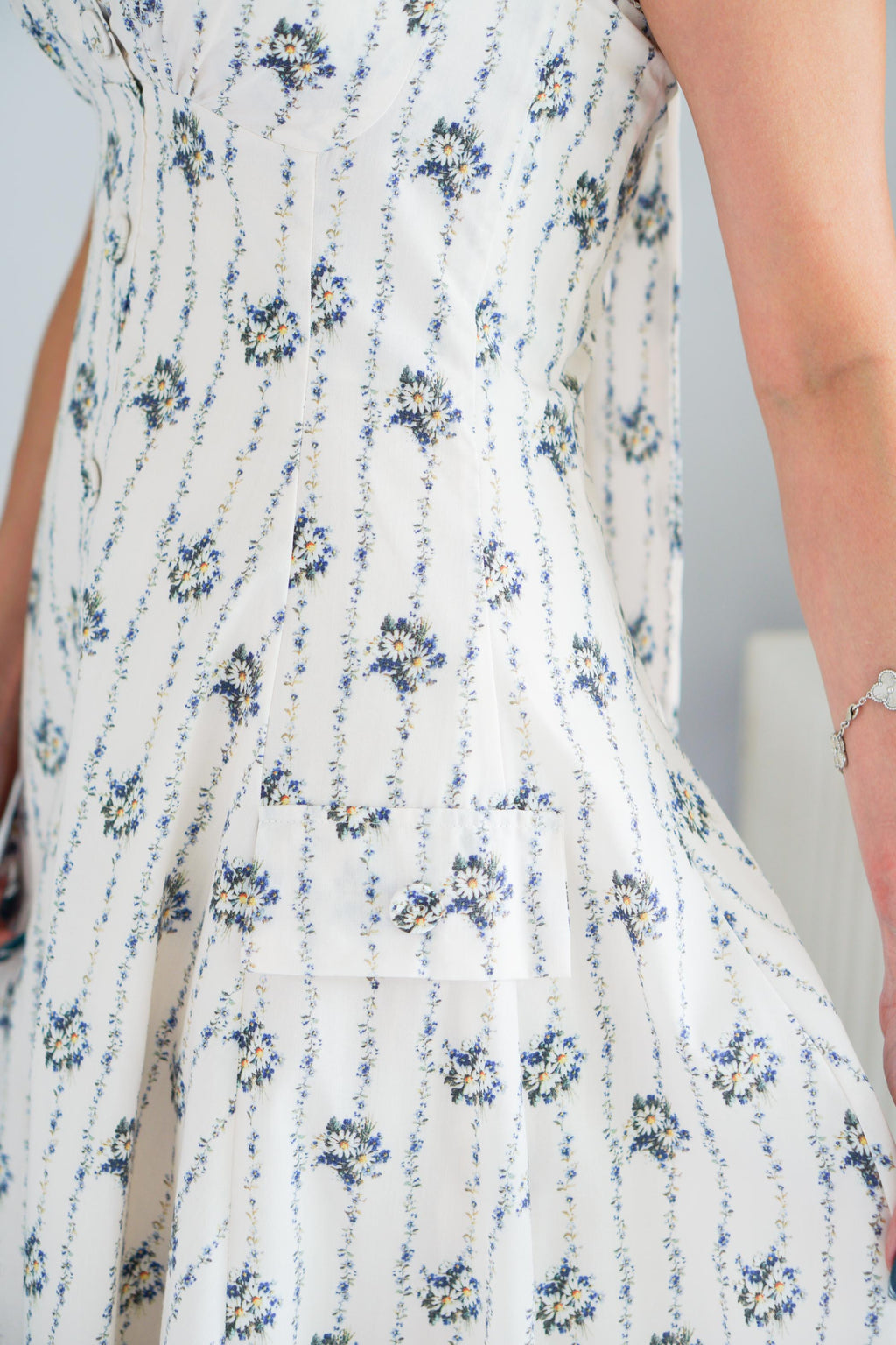 Vesira Halter Neck Floral Maxi A-Line Dress in White