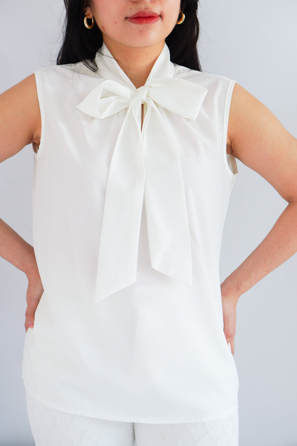 Rinda Sleeveless Bow Tie Top in White