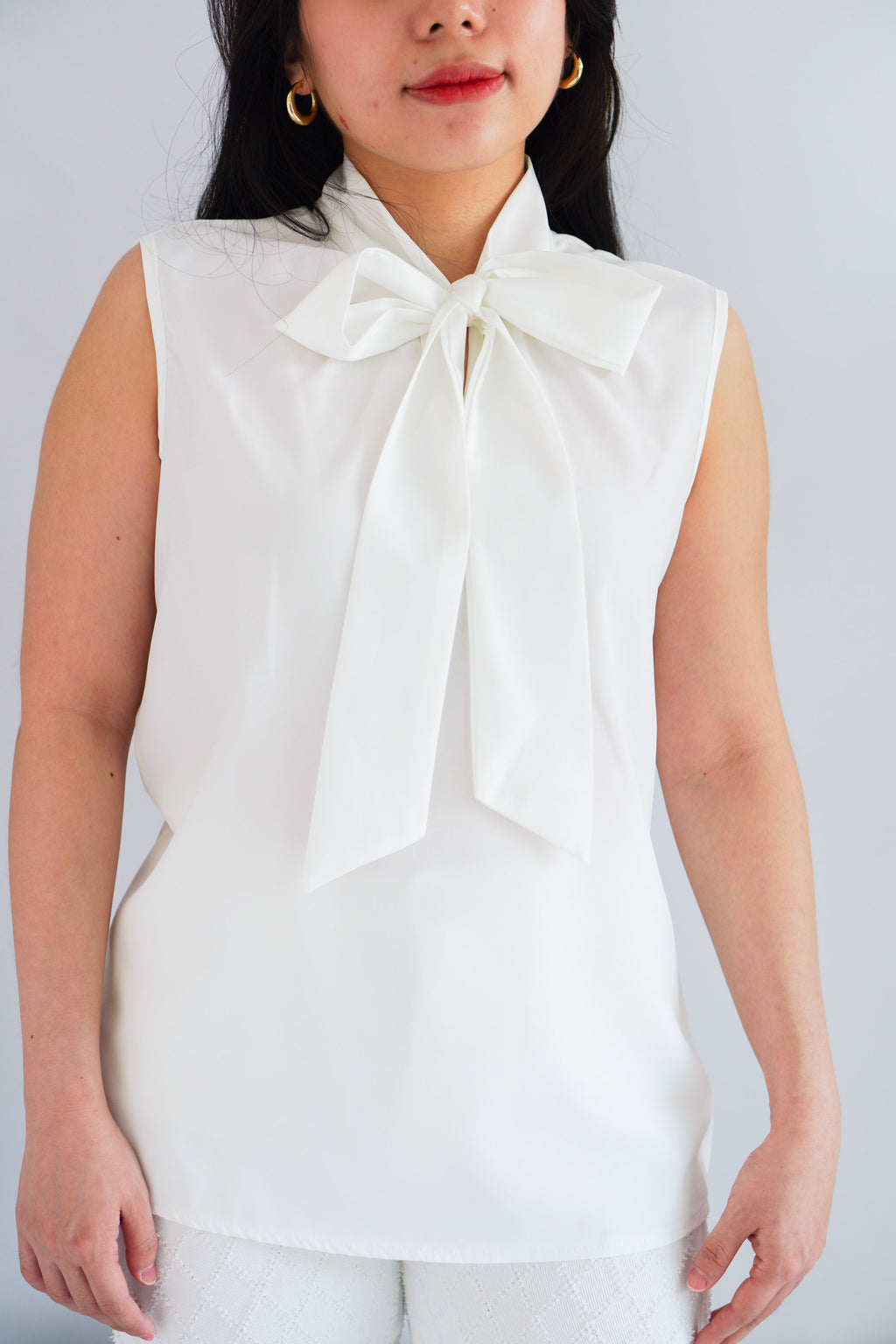 Rinda Sleeveless Bow Tie Top in White