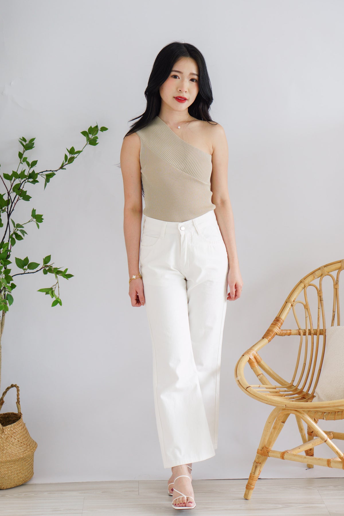 Renya Bell Bottom Jeans in White