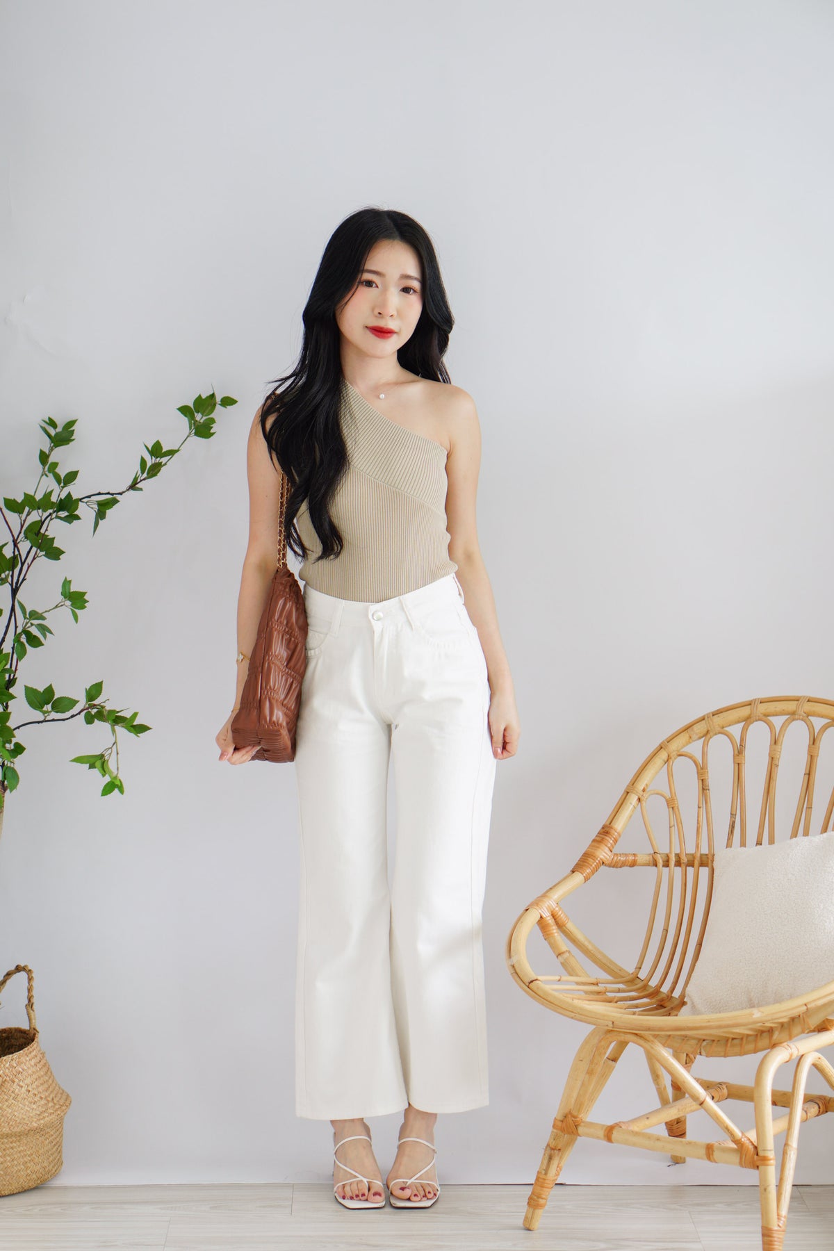 Renya Bell Bottom Jeans in White