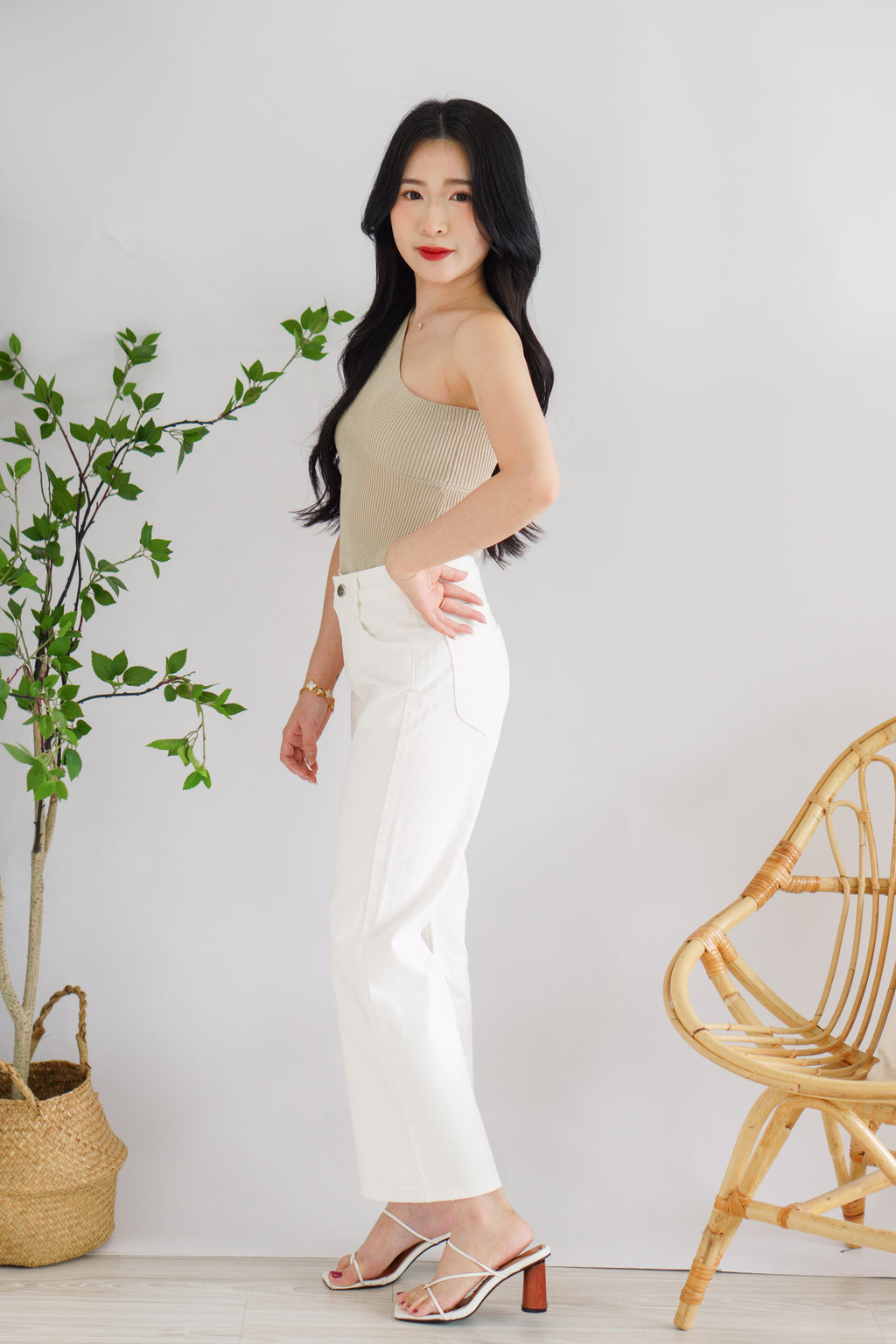 Renya Bell Bottom Jeans in White