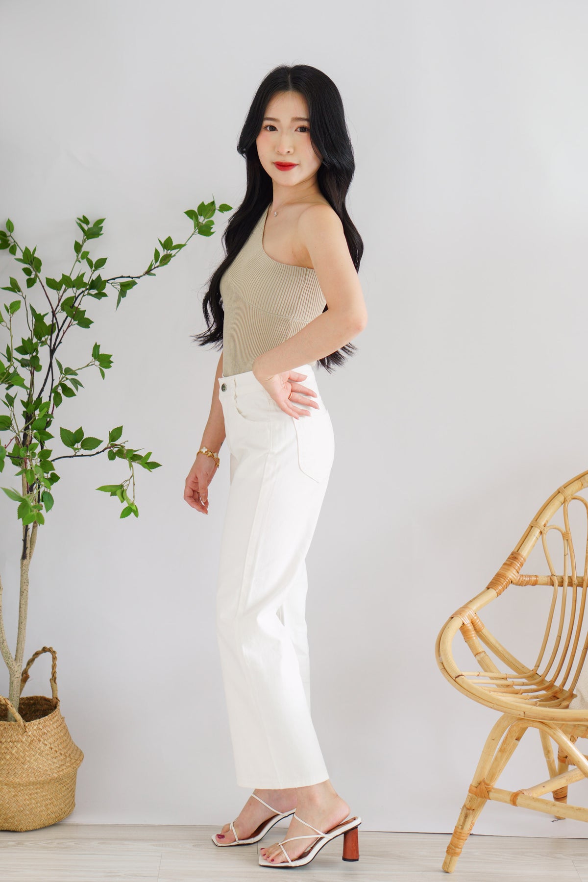 Renya Bell Bottom Jeans in White