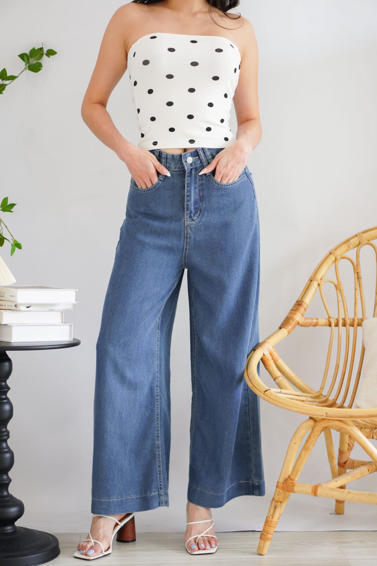Aston Wide Legged Jeans in Dark Blue