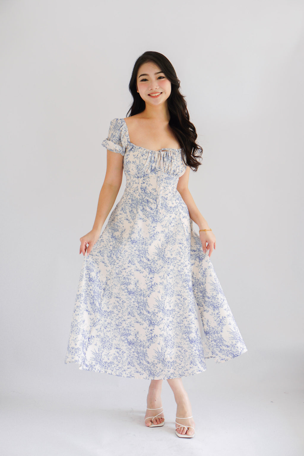 Puffy Misty Floral Corset Maxi A-Line Dress with Sleeves in Blue and White