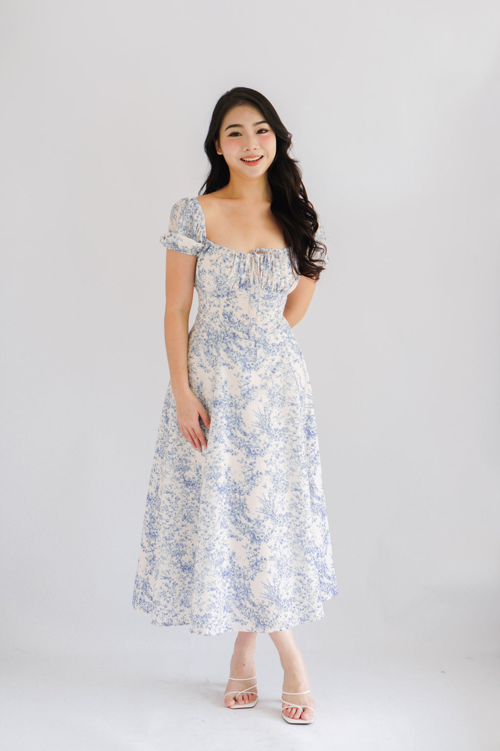 Puffy Misty Floral Corset Maxi A-Line Dress with Sleeves in Blue and White