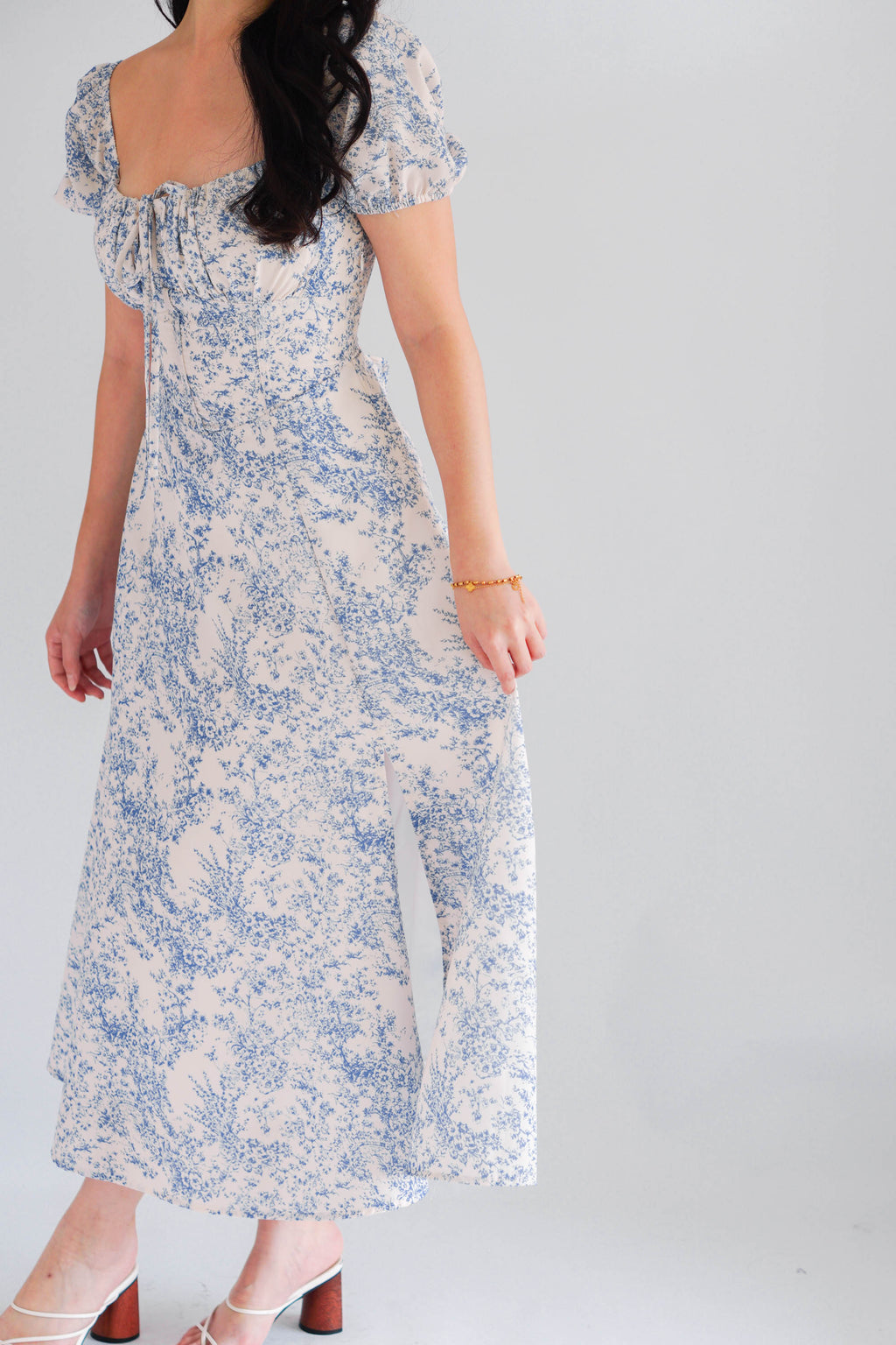 Puffy Misty Floral Corset Maxi A-Line Dress with Sleeves in Blue and White