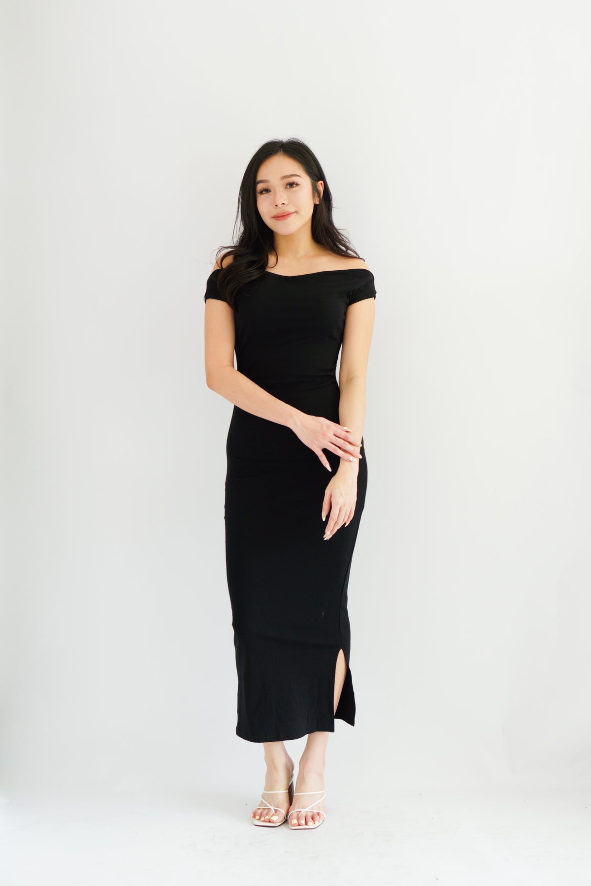 Renka Off Shoulder Ruched Bodycon Dress in Black