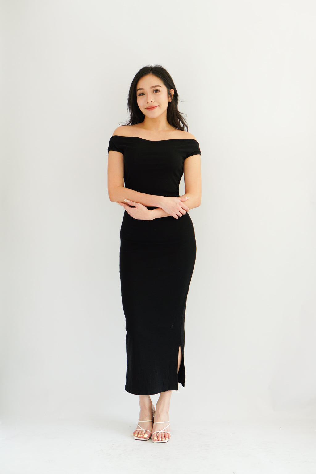 Renka Off Shoulder Ruched Bodycon Dress in Black