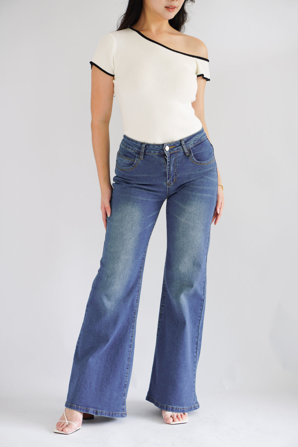 Elle Low Waist Bell Bottom Jeans in Dark Blue