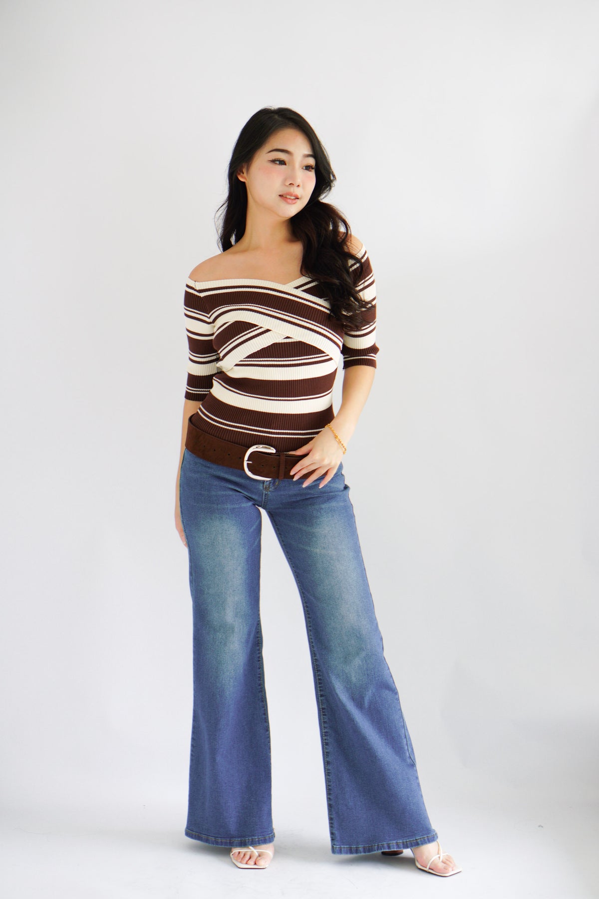 Elle Low Waist Bell Bottom Jeans in Dark Blue