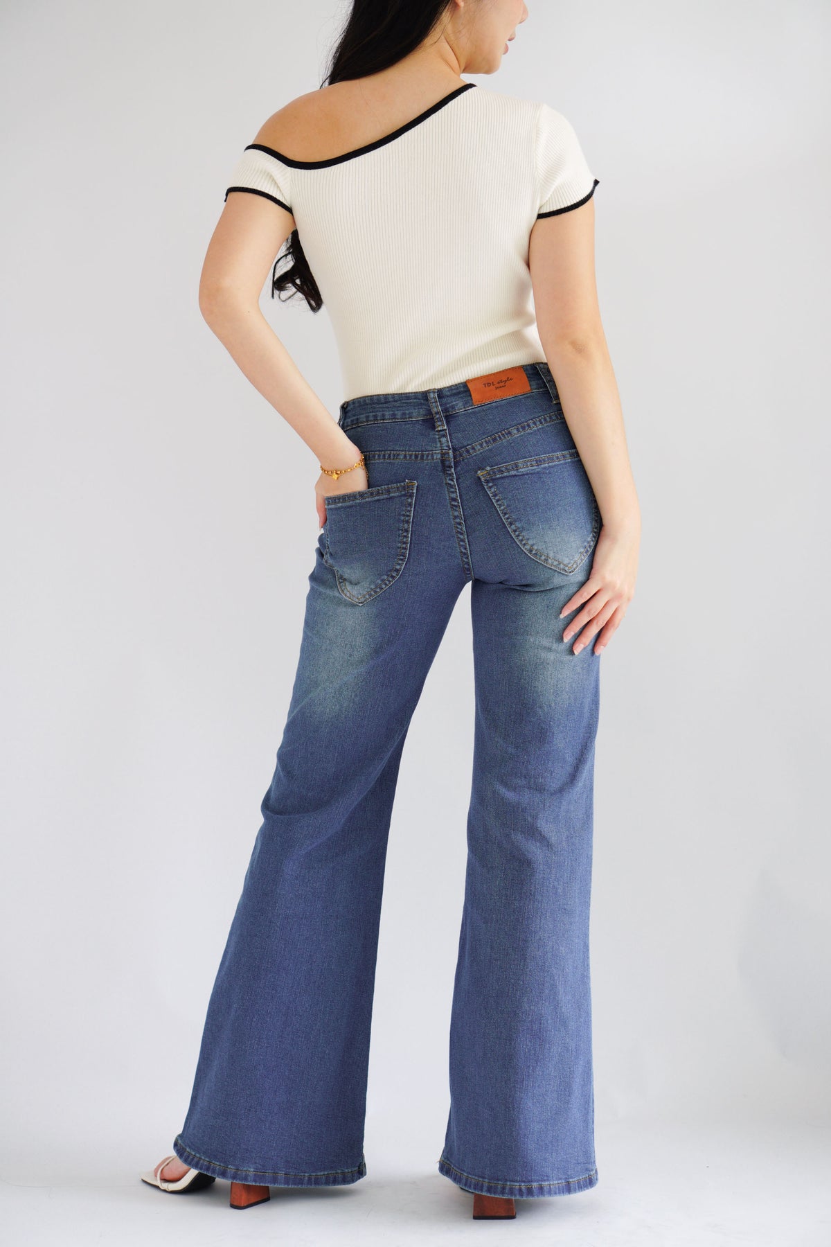 Elle Low Waist Bell Bottom Jeans in Dark Blue