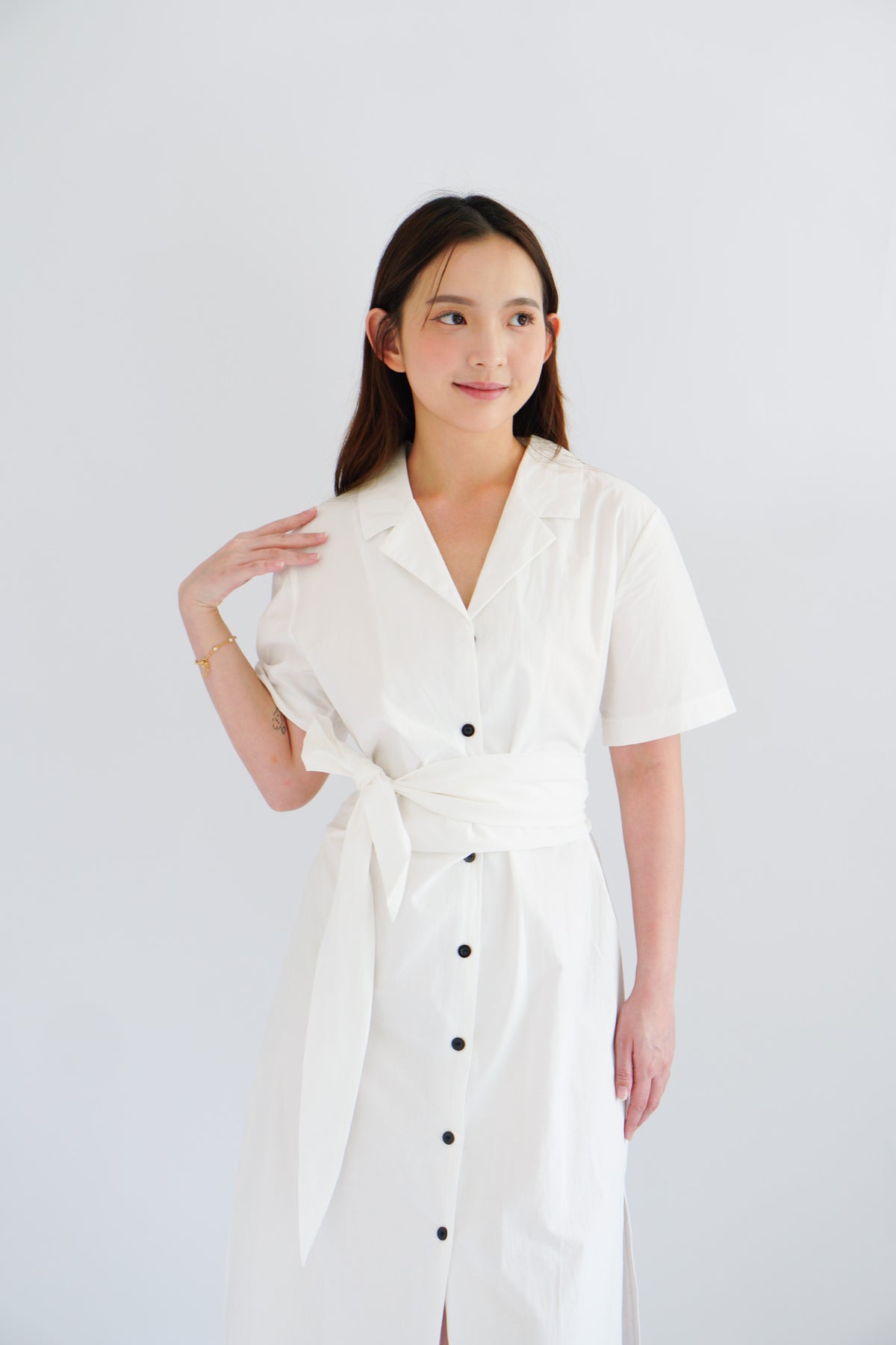 (BACKORDER) Kyana Collar Button Down Wrap Dress in White