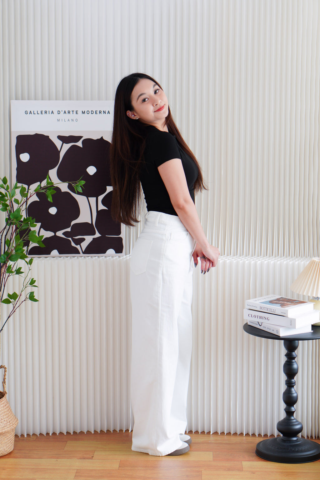 Jess Basic Round Neck Top in Black