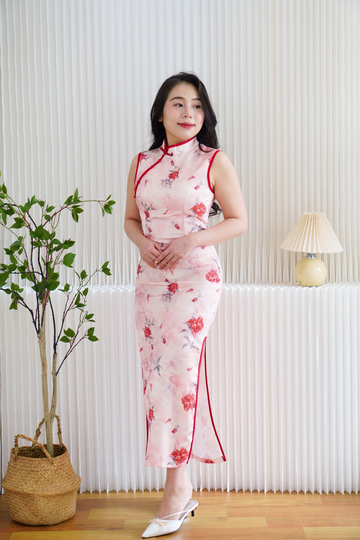 Jing Xiu Floral Maxi Cheongsam in Pink and Red Lining
