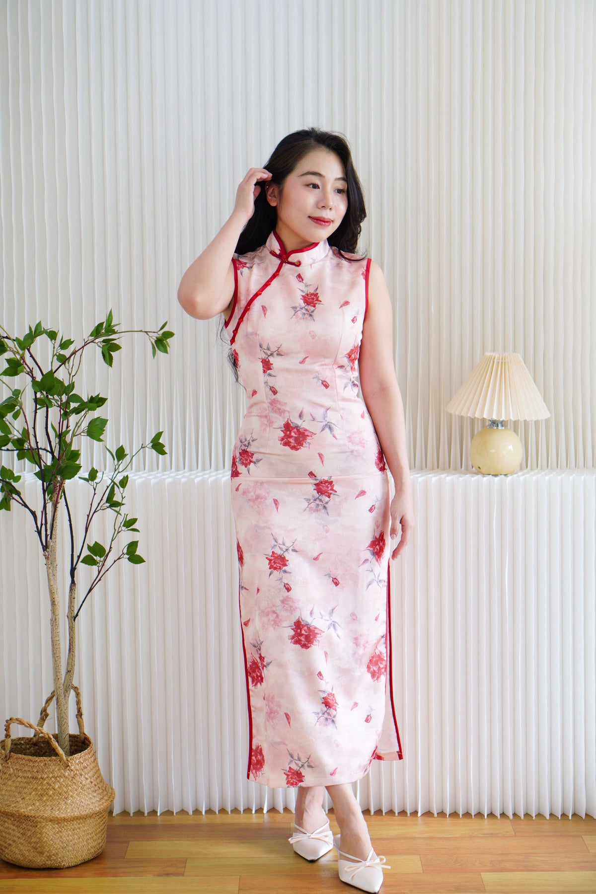 Jing Xiu Floral Maxi Cheongsam in Pink and Red Lining
