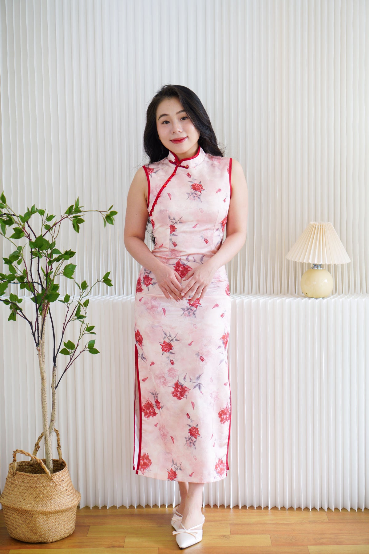 Jing Xiu Floral Maxi Cheongsam in Pink and Red Lining