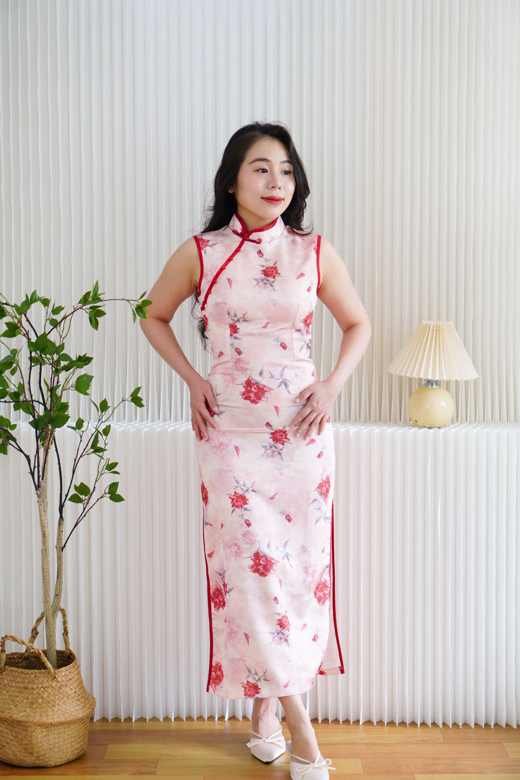 Jing Xiu Floral Maxi Cheongsam in Pink and Red Lining