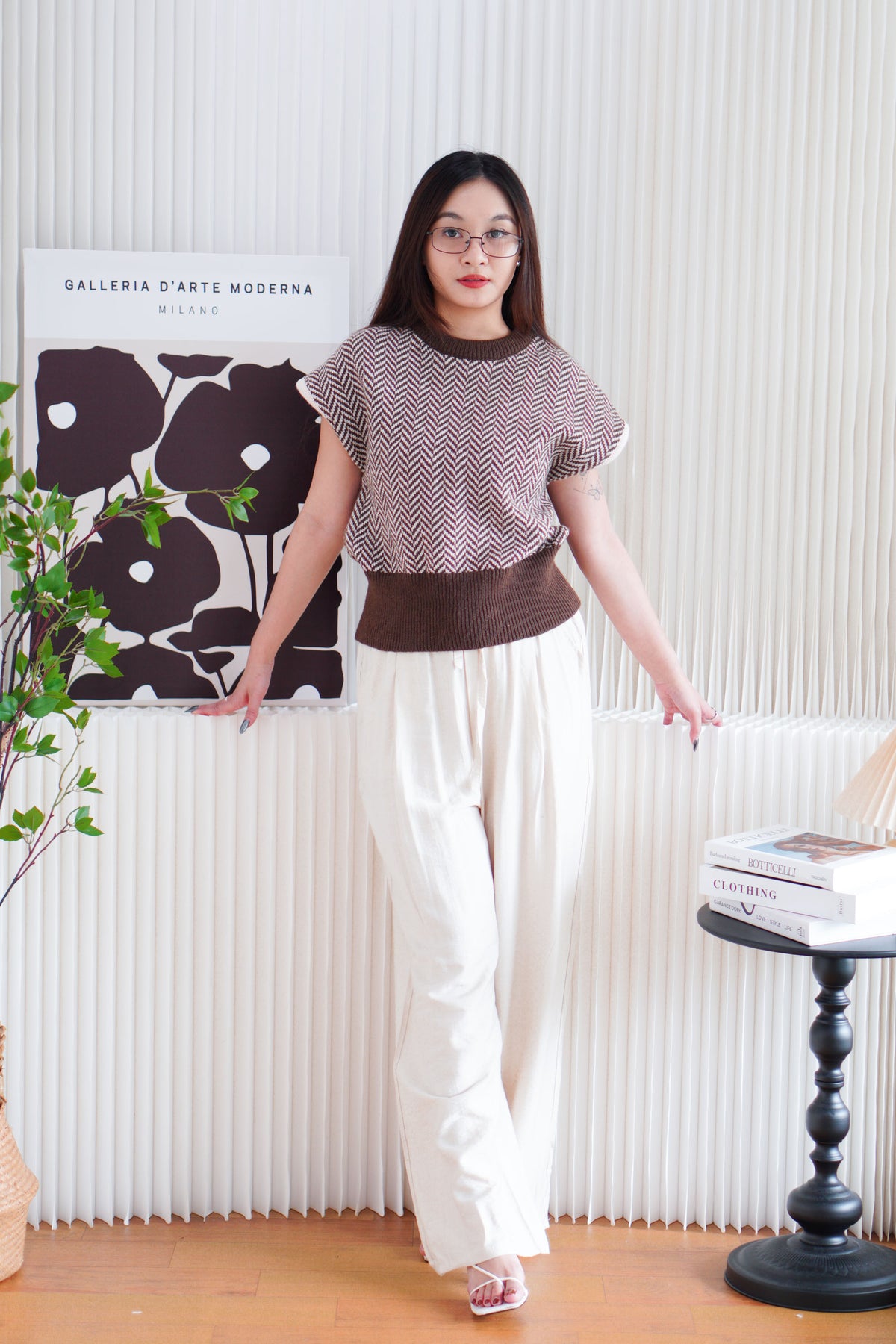 Toffee Short Sleeve Knit Top in Brown