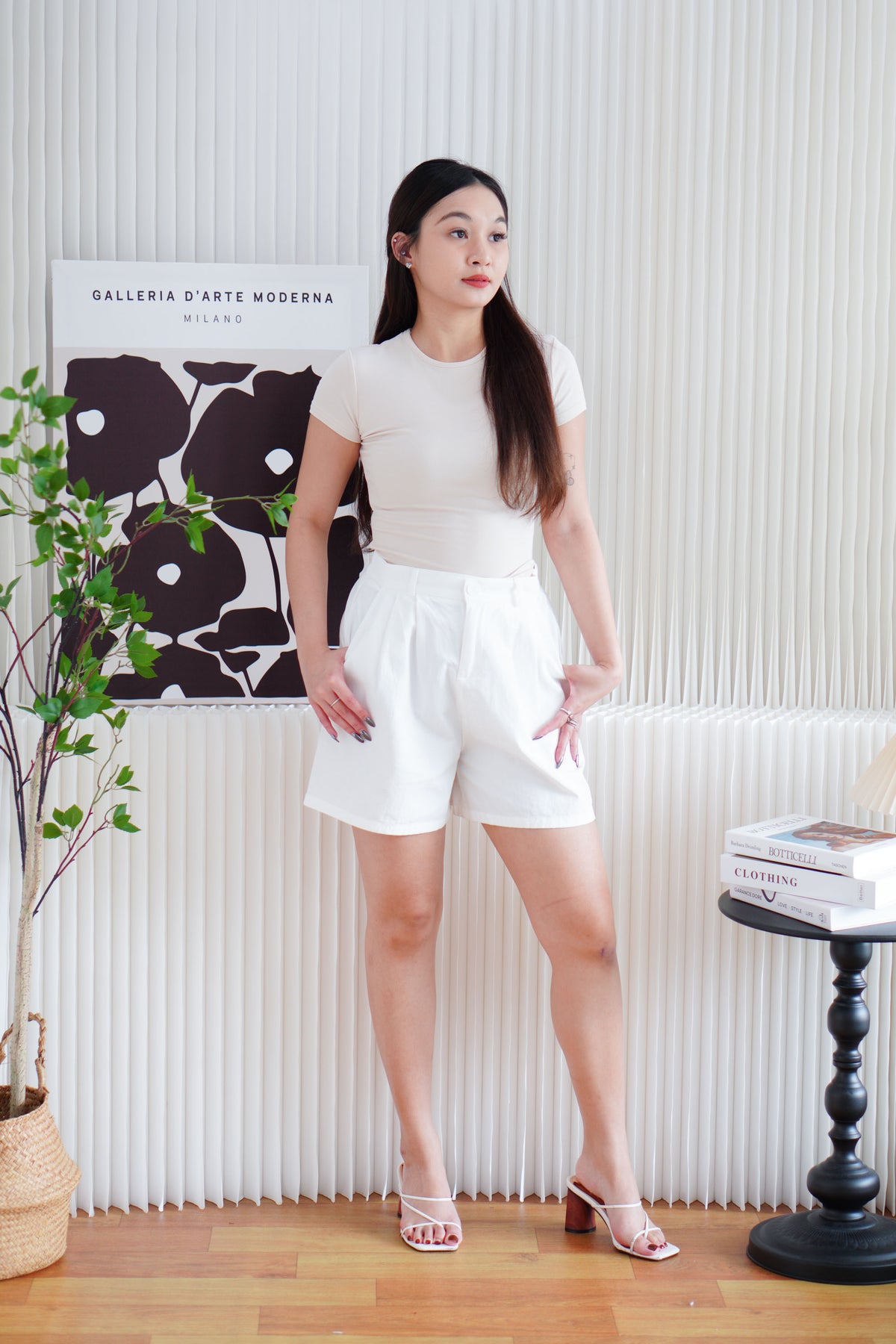 Lowen Midi Shorts in White