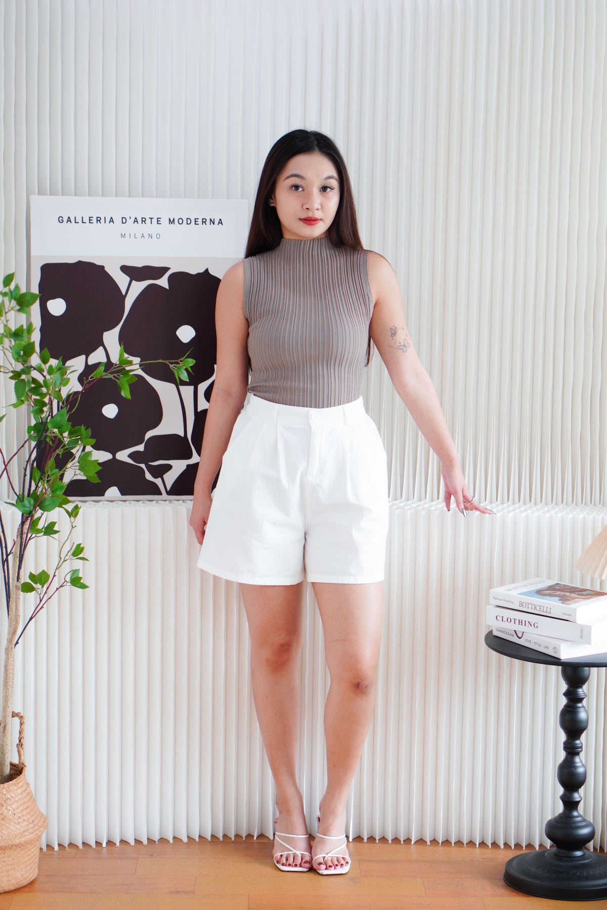 Lowen Midi Shorts in White