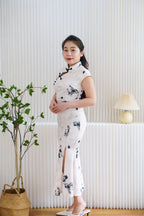 Ru Yuan Floral Maxi Cheongsam in Cream and Black Lining