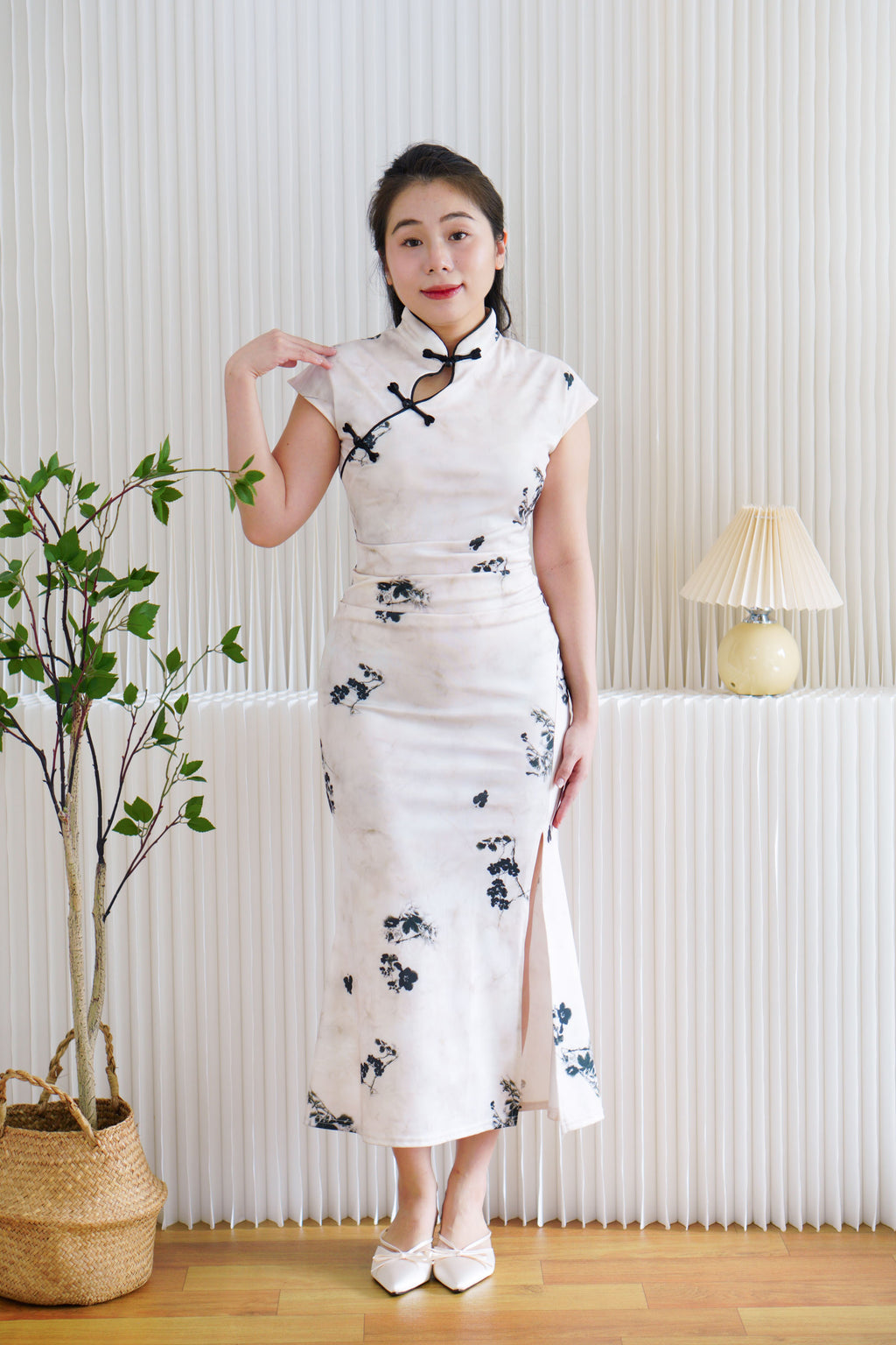 Ru Yuan Floral Maxi Cheongsam in Cream and Black Lining