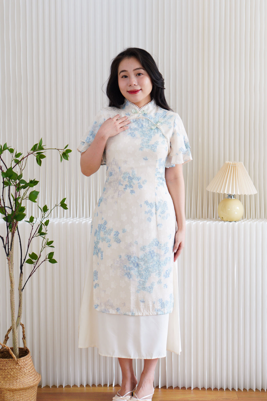 Ming Er Short Sleeve Layered Cheongsam Dress with Pearls in Cream and Blue
