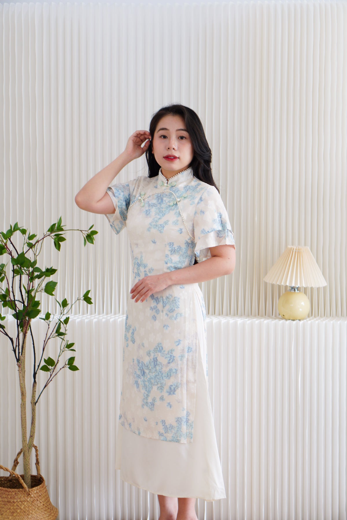 Ming Er Short Sleeve Layered Cheongsam Dress with Pearls in Cream and Blue