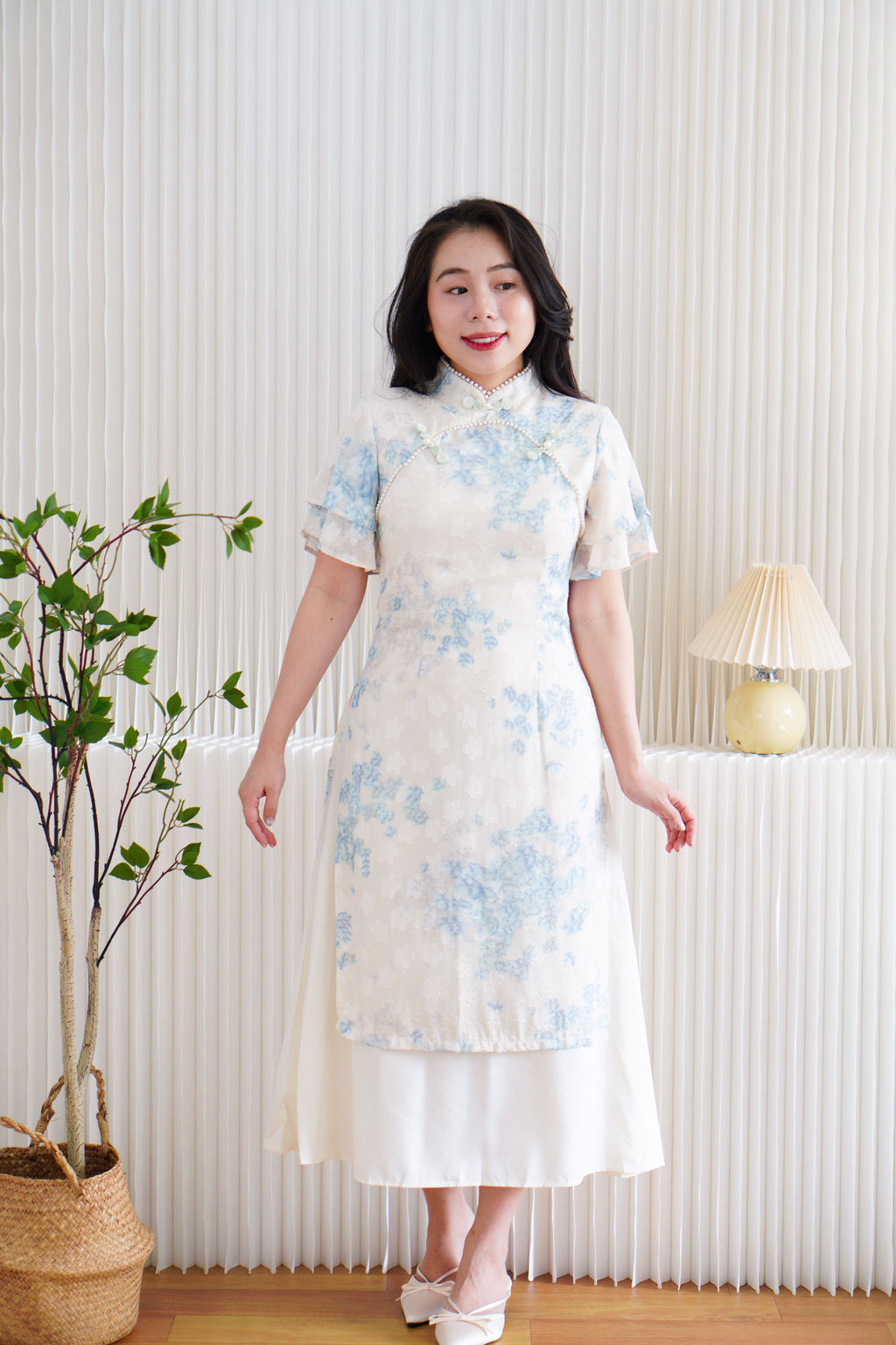 Ming Er Short Sleeve Layered Cheongsam Dress with Pearls in Cream and Blue