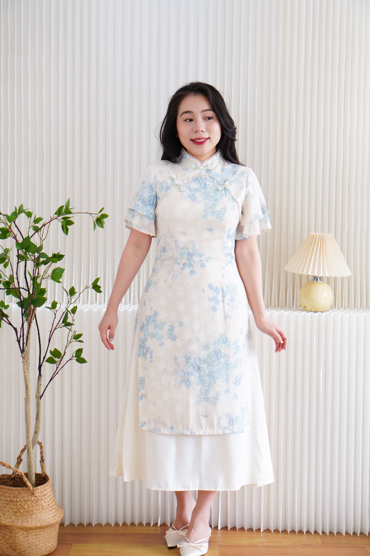 Ming Er Short Sleeve Layered Cheongsam Dress with Pearls in Cream and Blue