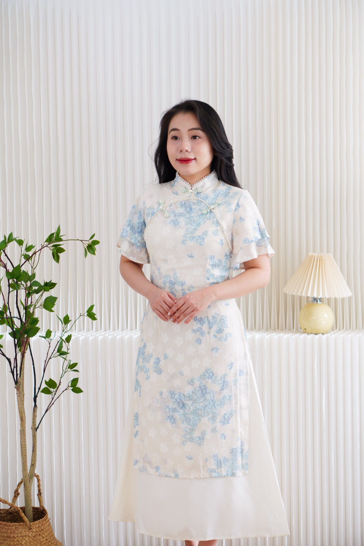 Ming Er Short Sleeve Layered Cheongsam Dress with Pearls in Cream and Blue
