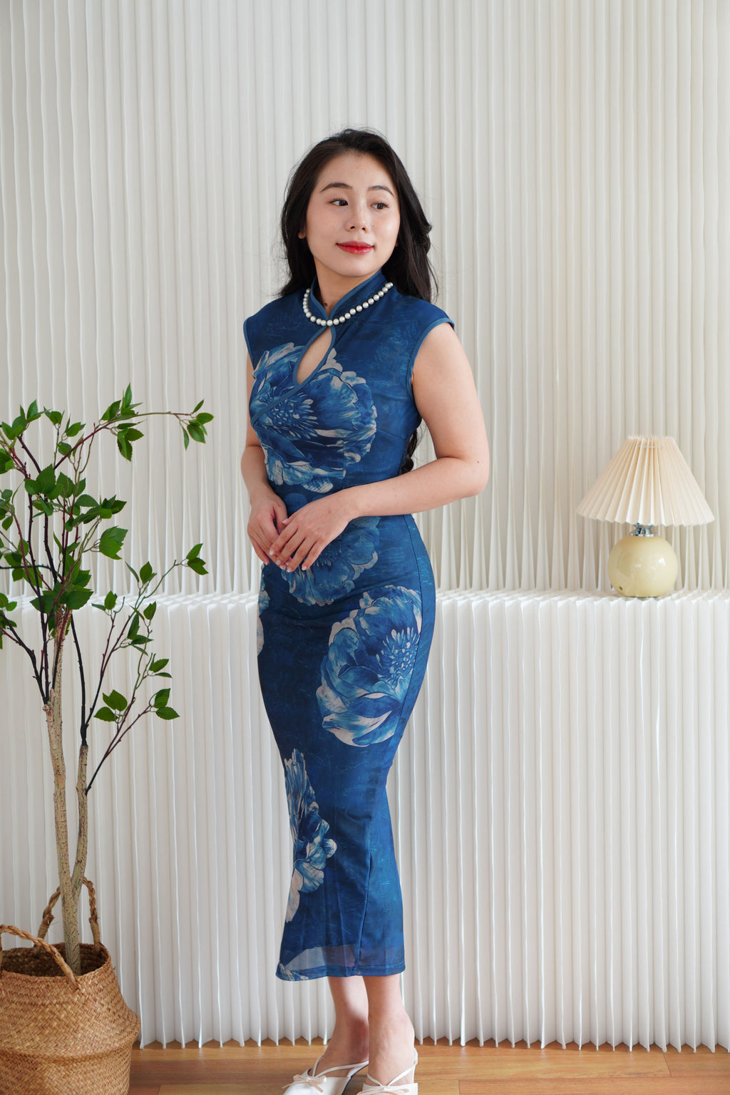 Mu Dan Short Sleeve Mesh Floral Maxi Cheongsam with Pearls in Blue